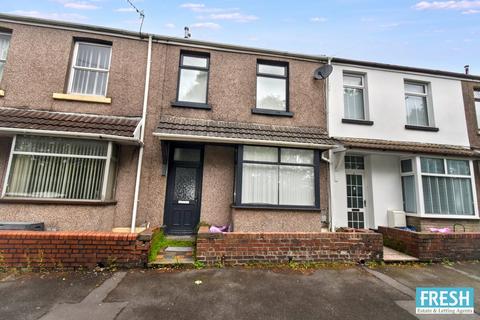 4 bed property, in Western Terrace, £134,950
