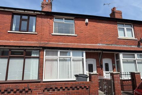 2 bed property, in Gisburn Grove, £79,950