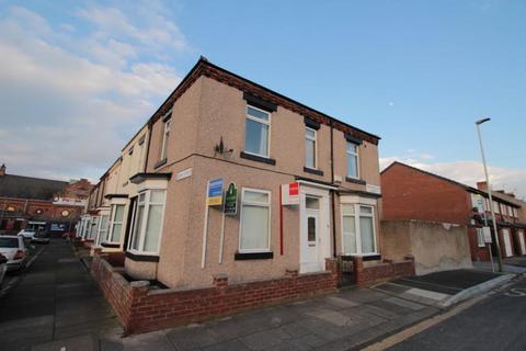 3 bed property, in Westmoreland Street, £70,000