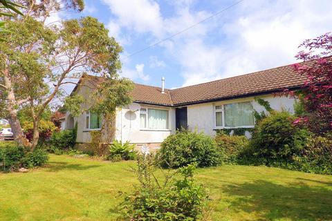 5 bed property, in High Airds, £229,000