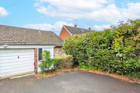 3 bed property, in Bath Road, £300,000
