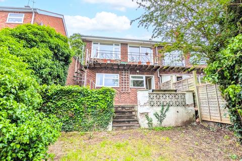 3 bed property, in Bath Road, £300,000