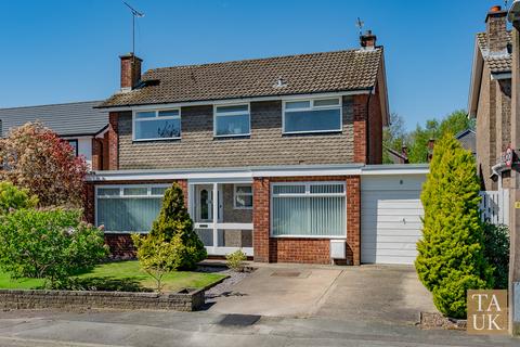 3 bed property, in Cole Crescent, £525,000