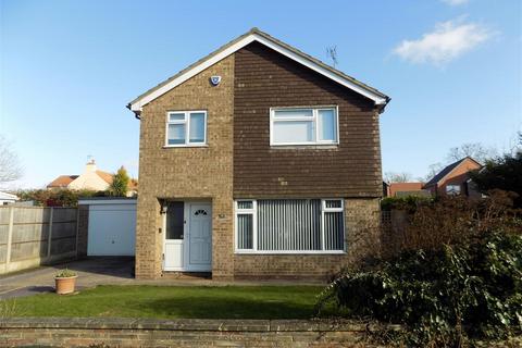 4 bed property, in Smiths Close, £395,000