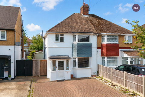 3 bed property, in Hillingdon Road, £650,000