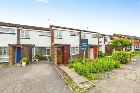 2 bed property, in Thelton Avenue, £325,000