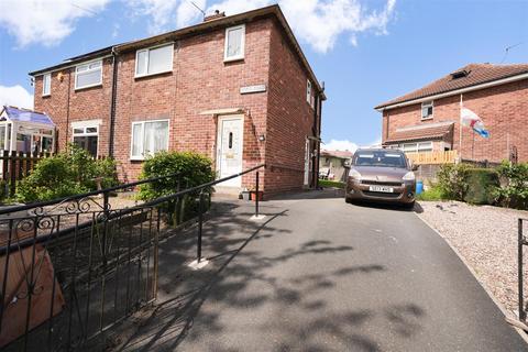 3 bed property, in Reins Road, £150,000