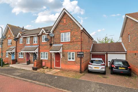 2 bed property, in Troon Close, £350,000