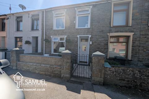3 bed property, in Penrhiwceiber Road, £110,000