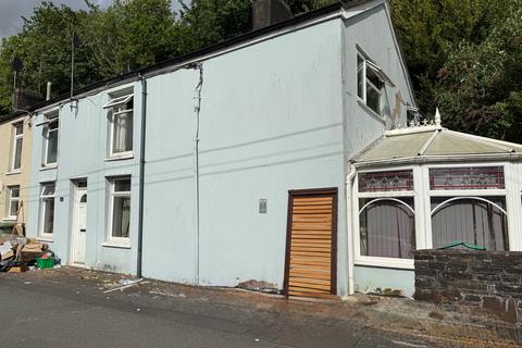 3 bed property, in Wood Cottage, £110,000