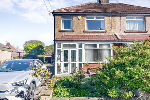 3 bed property, in Westminster Gardens, £190,000
