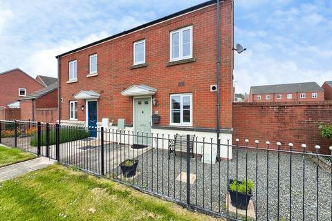 3 bed property, in 29 Rhodfa Delme, £180,000