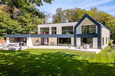 5 bed property, in Rothesay Drive, £3,300,000