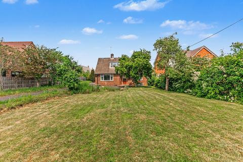 3 bed property, in Shinehill Lane, £375,000