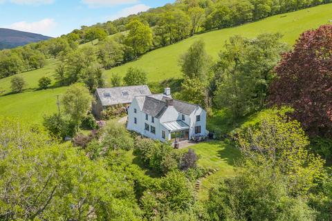 3 bed property, in Dyffryn Crawnon, £775,000