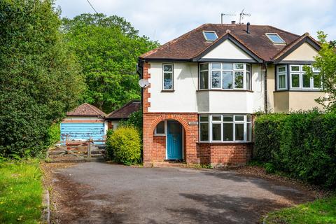 3 bed property, in Littlewick Road, £800,000
