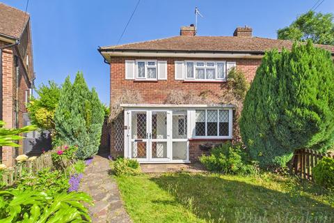 3 bed property, in Leighton Gardens, £500,000