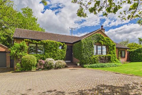 4 bed property, in Quarry Road, £650,000