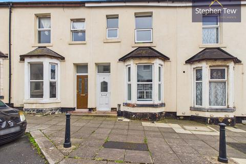 4 bed property, in Belmont Avenue, £105,000