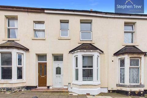 4 bed property, in Belmont Avenue, £105,000