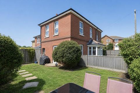 3 bed property, in IDEAL FAMILY HOME * SHANKLIN, £320,000