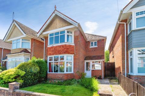 3 bed property, in Norfolk Road, £450,000