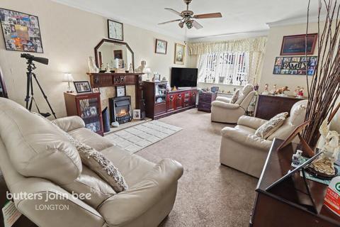 2 bed property, in Bowfell Grove, £180,000