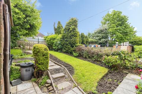 3 bed property, in York Road, £190,000