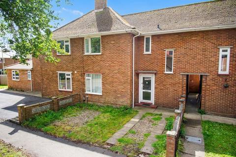 5 bed property, in Pitchford Road, £270,000