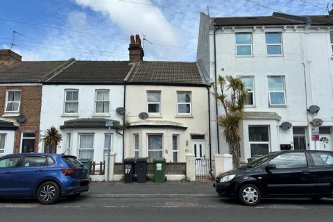 2 bed property, in 80 Longstone Road, £170,000
