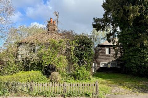 Studio, in Wisteria Cottage, £400,000