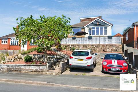 3 bed property, in Selworthy Road, £259,950