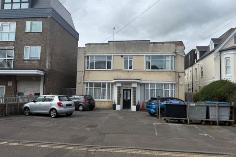 Studio, in Flat 10, £75,000