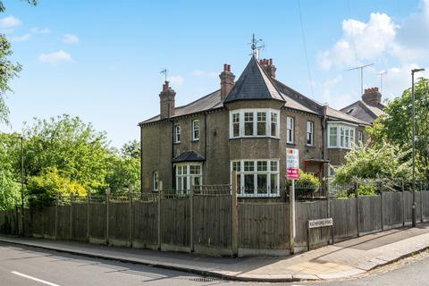 4 bed property, in Richmond Road, £1,000,000