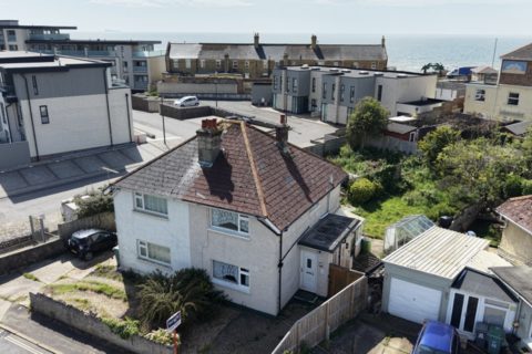 2 bed property, in 44 Fort Street, £145,000