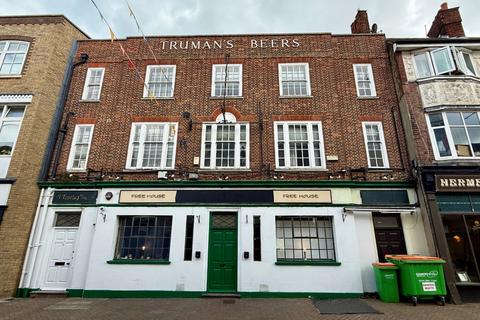 8 bed property, in 127-129 High Street, £750,000