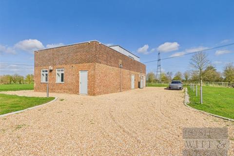 2 bed property, in Radar House, £450,000