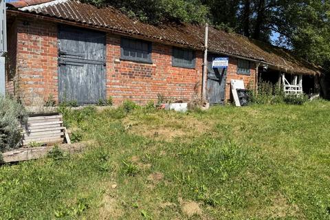 2 bed property, in Warninglid Lane, £240,000