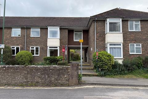 2 bed property, in 4 Manor Court, £140,000