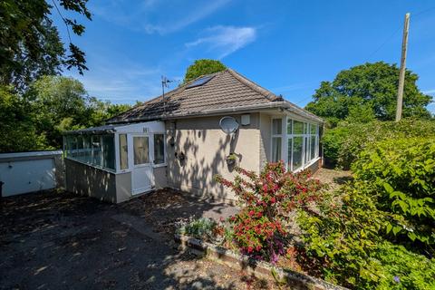 2 bed property, in 19 Acres Road, £190,000