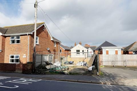 Studio, in Land Rear Of Vectis House, £30,000