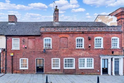 2 bed property, in 47-49 High Street, £210,000