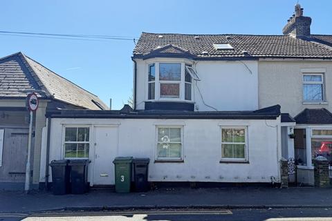 5 bed property, in 3 Heath Road, £280,000