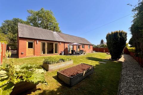 3 bed property, in Church Road, £450,000