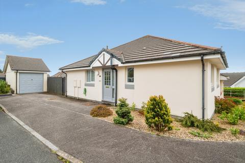 2 bed property, in Deeble Drive, £230,000