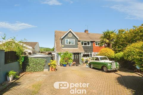 4 bed property, in Newtown Road, £430,000