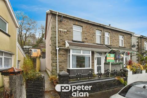 3 bed property, in 36 Fife Street, £135,000