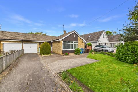 2 bed property, in Holderness Road, £230,000
