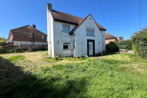 3 bed property, in Instow Place, £350,000