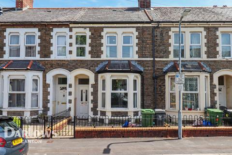 2 bed property, in Smeaton Street, £210,000